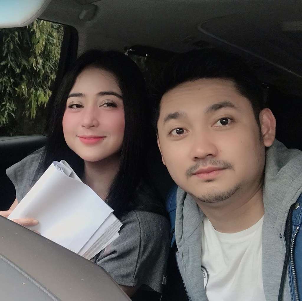 Sambil Nangis, Dewi Perssik Mau Cerai dengan Angga Wijaya