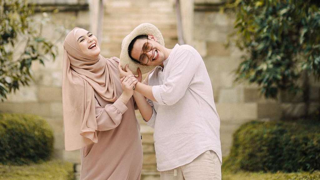 Bikin Iri, 5 Potret Mesra Babymoon Citra Kirana-Rezky Aditya