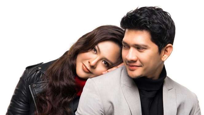 Kisahnya Bikin Baper, 5 Artis Ini Menikah dengan Penggemarnya