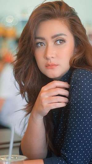 Menolak Tua, Foto Cantik Memesona Nafa Urbach di Usia 40 Tahun