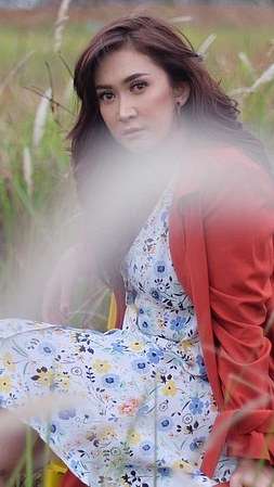 Menolak Tua, Foto Cantik Memesona Nafa Urbach di Usia 40 Tahun