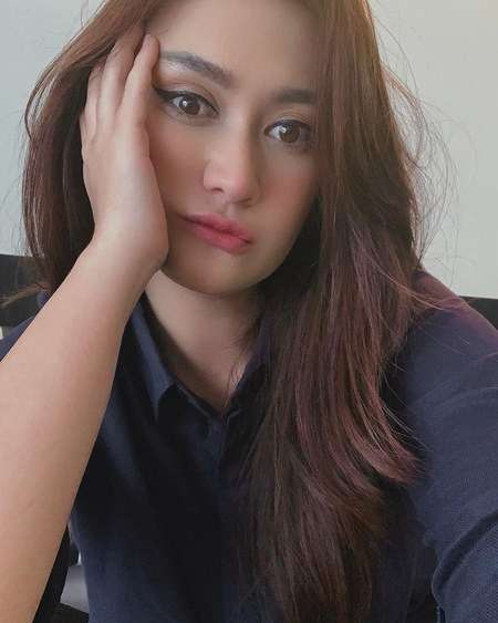 Menolak Tua, Foto Cantik Memesona Nafa Urbach di Usia 40 Tahun