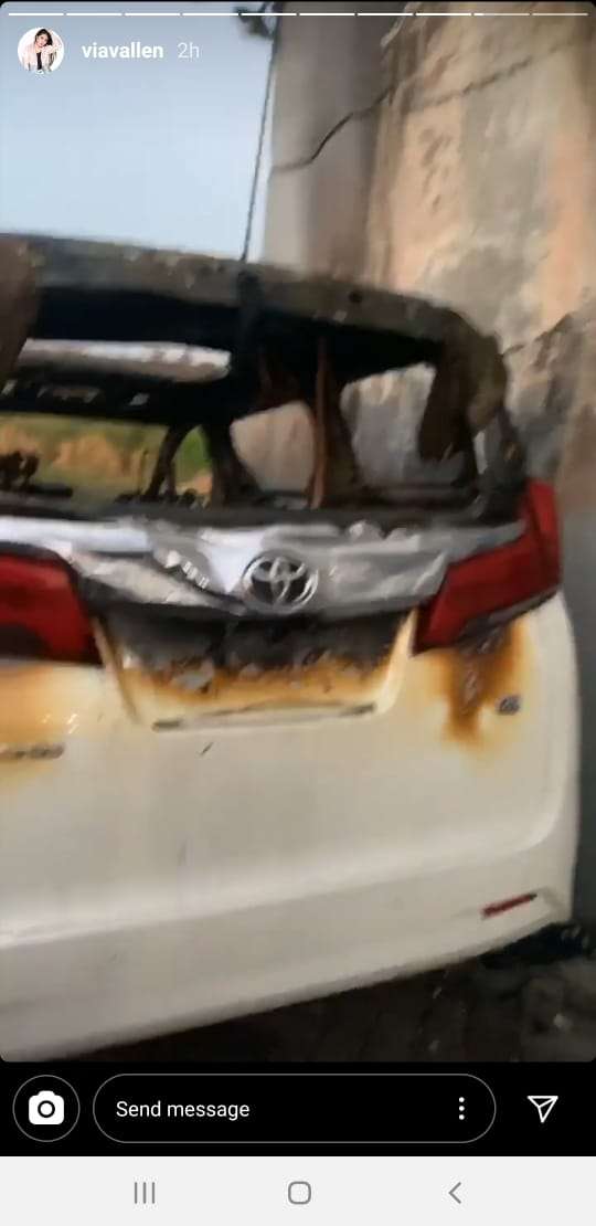 Ngeri! Deretan Potret Alphard Via Vallen Hangus Dibakar Orang