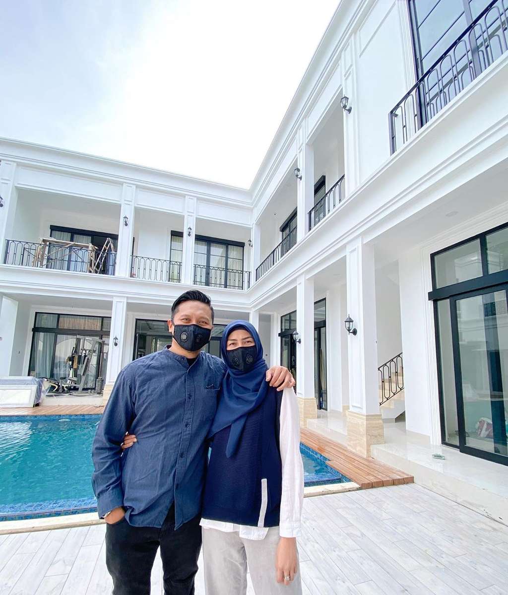 Wow! Tagihan Listrik Sebulan 5 Rumah Artis Ini Seharga Motor