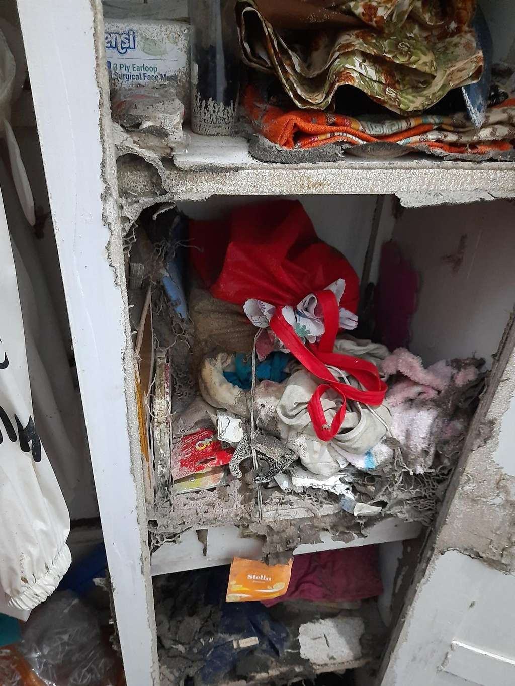 Merinding! Potret Isi Kamar Kos Berjamur Usai Ditinggal Mudik