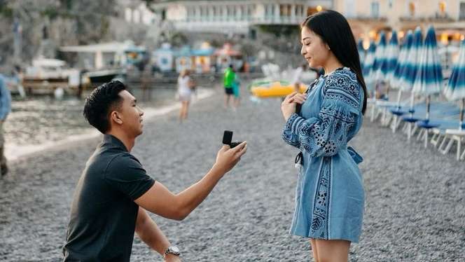 Sweet Banget, 5 Momen Mesra Nikita Willy Dilamar Indra Priawan