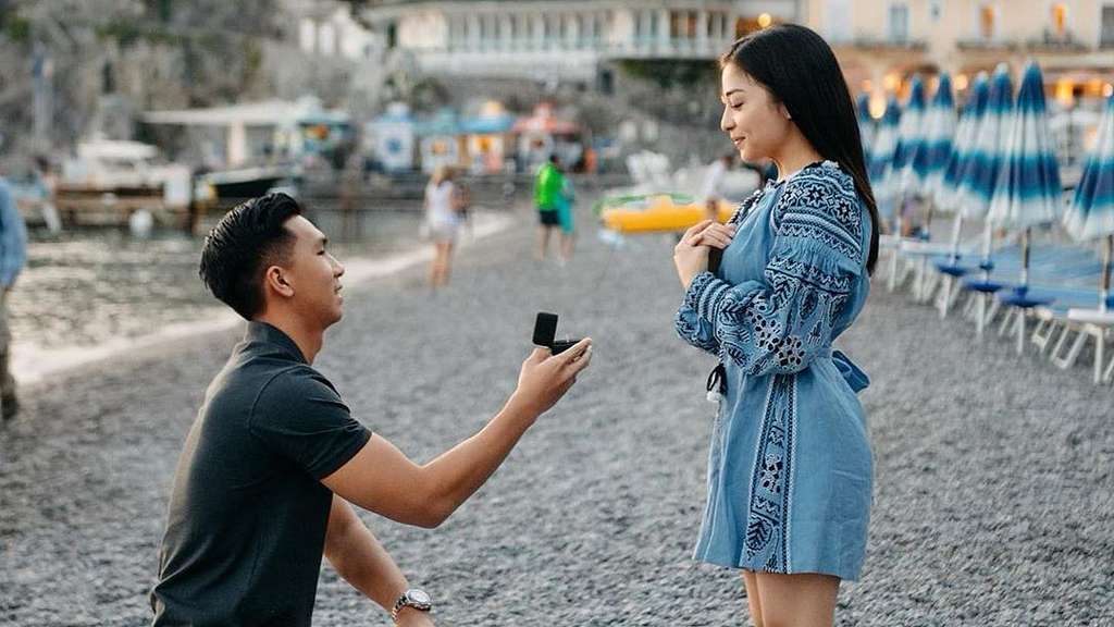 Sweet Banget, 5 Momen Mesra Nikita Willy Dilamar Indra Priawan