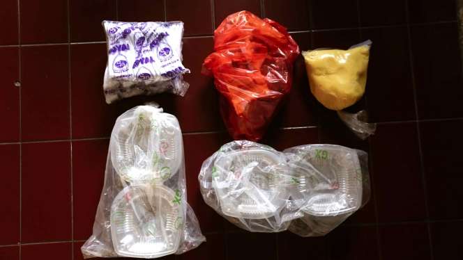 Potret Nasib Pedagang di Hari Kedua Larangan Kantong Plastik
