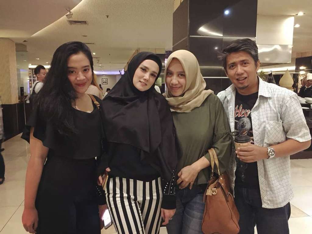 Jarang Terekspos, Intip 5 Potret Mantan Suami Mulan Jameela