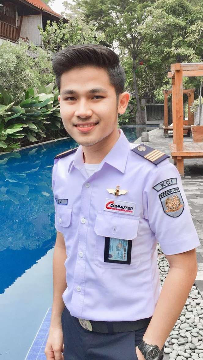 5 Potret Sosok Masinis Tampan yang Taklukan Hati Arafah Rianti