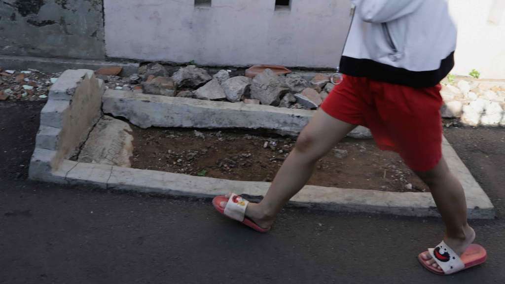 Misteri Kuburan Tua 'Jawara Betawi' di Tengah Jalan Pisangan