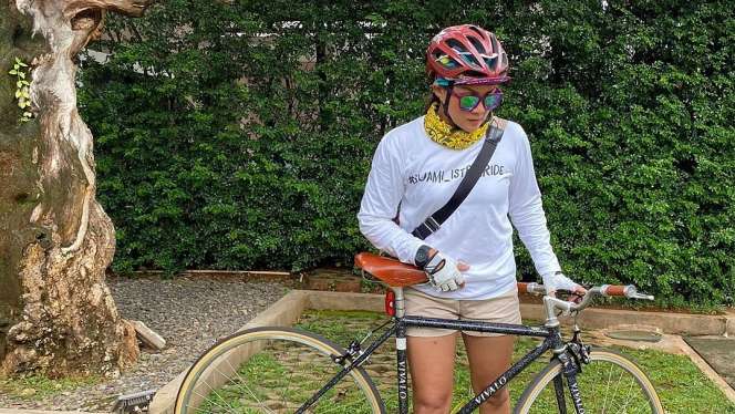 Pernah Tempuh Jakarta-Bali, Intip Koleksi Sepeda Nirina Zubir