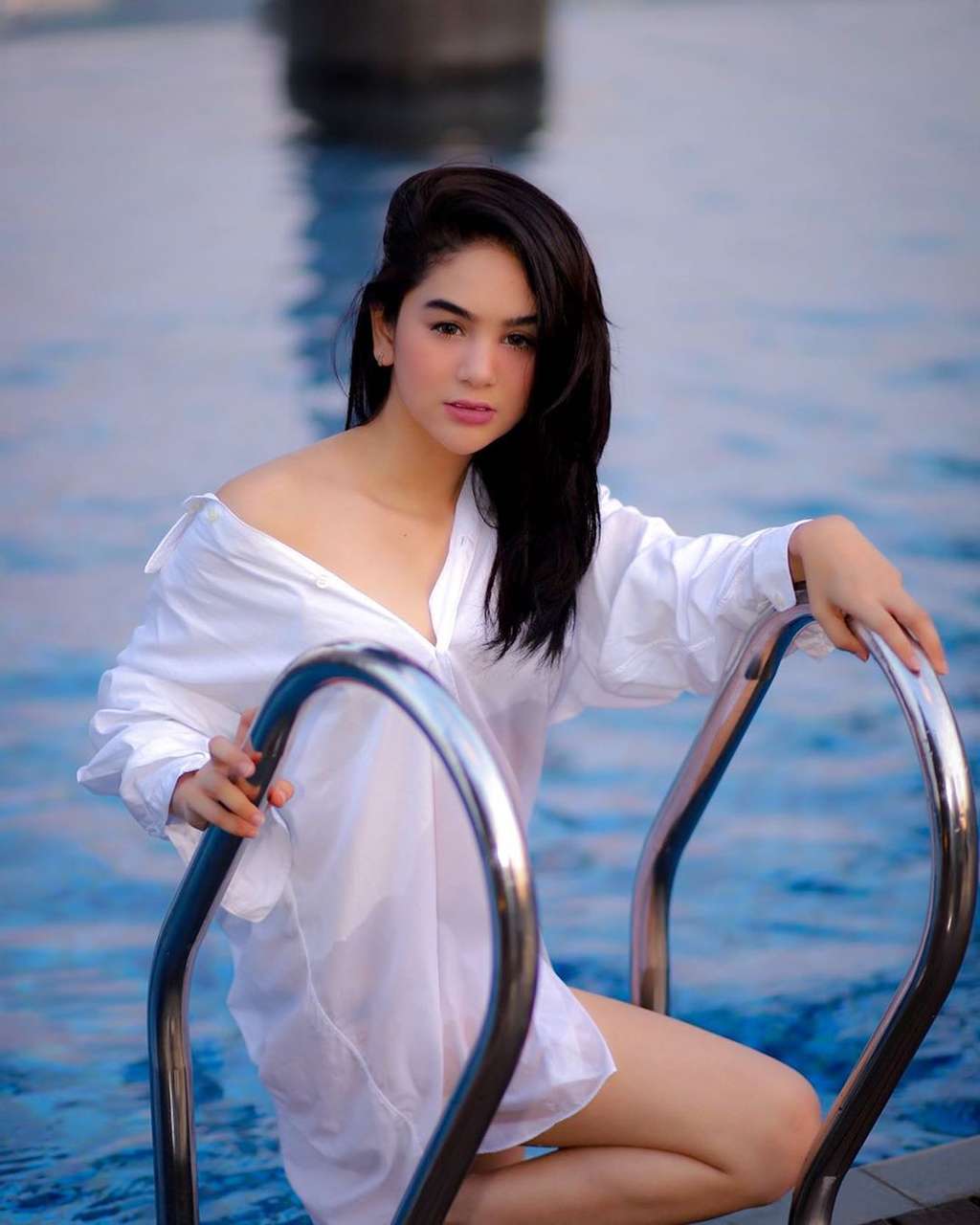 5 Potret Seksi Hana Hanifah yang Bakal Bikin Jomblo Nganga!