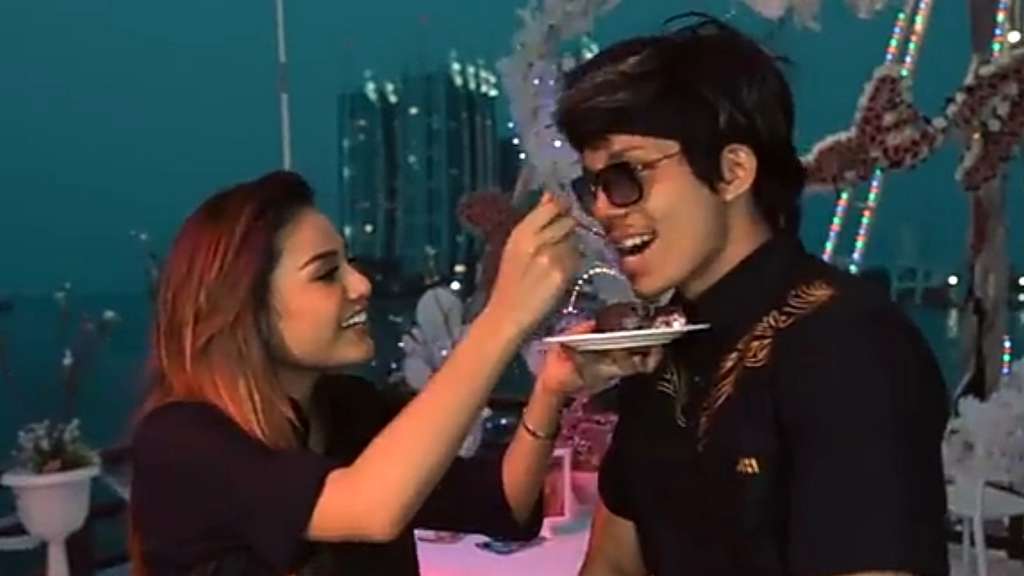 5 Momen Manis Ulang Tahun Aurel, Kejutan Atta Romantis Banget!