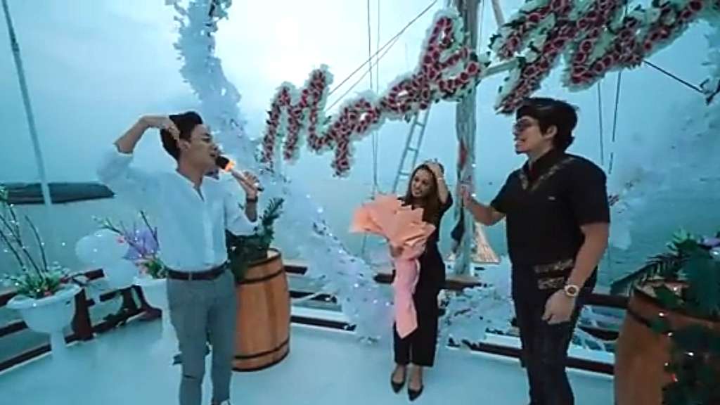 5 Momen Manis Ulang Tahun Aurel, Kejutan Atta Romantis Banget!