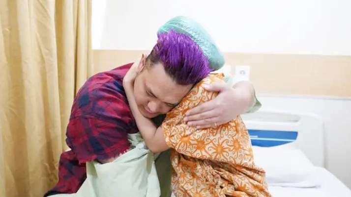 Momen Istri Gilang Dirga Jalani Program Bayi Tabung, Haru!