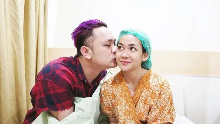 Momen Istri Gilang Dirga Jalani Program Bayi Tabung, Haru!