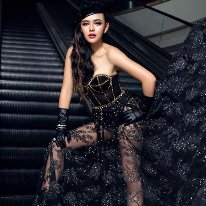 Mengintip Potret Seksi Amanda Manopo, Bikin Cowok Gemetaran!