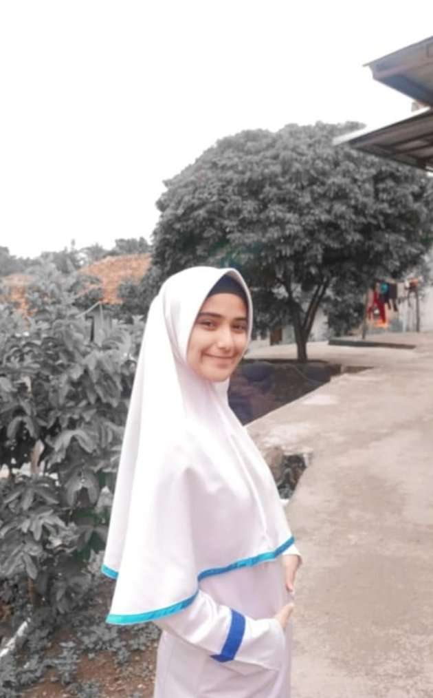 Intip Potret Cantiknya Nadya Rahayu, Istri Rizky D’Academy