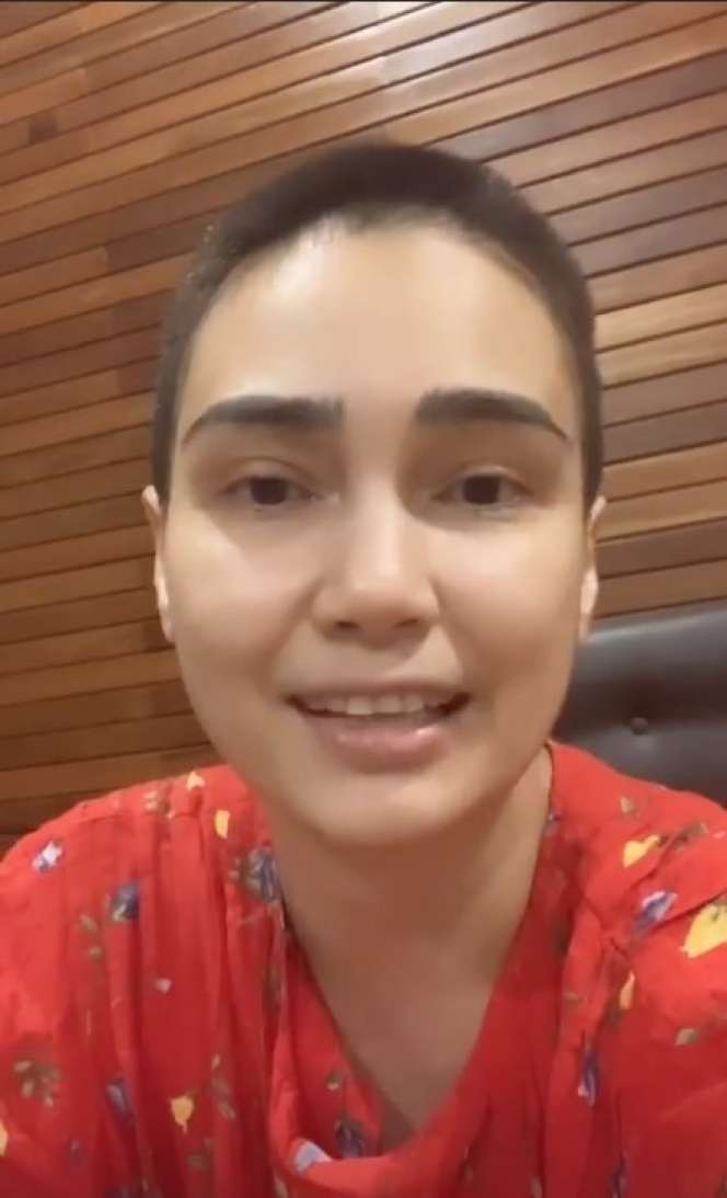 Mengejutkan! 5 Penampilan Baru Feby Febiola Berambut Bondol