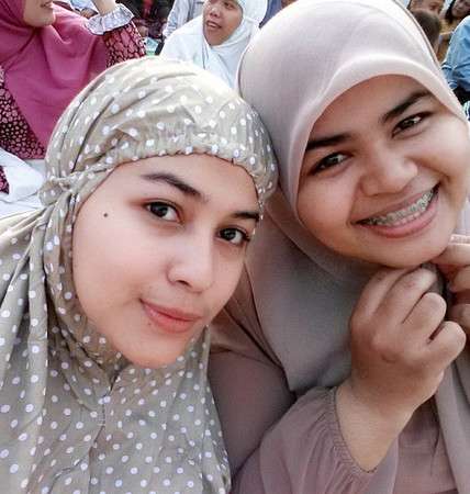 Potret Mona Rizqia Putri Pelawak Kadir, Cantiknya Kebangetan!