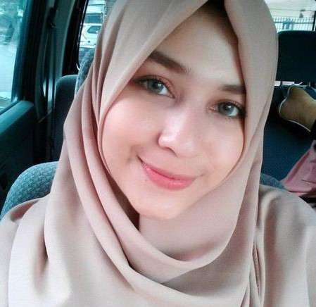 Potret Mona Rizqia Putri Pelawak Kadir, Cantiknya Kebangetan!