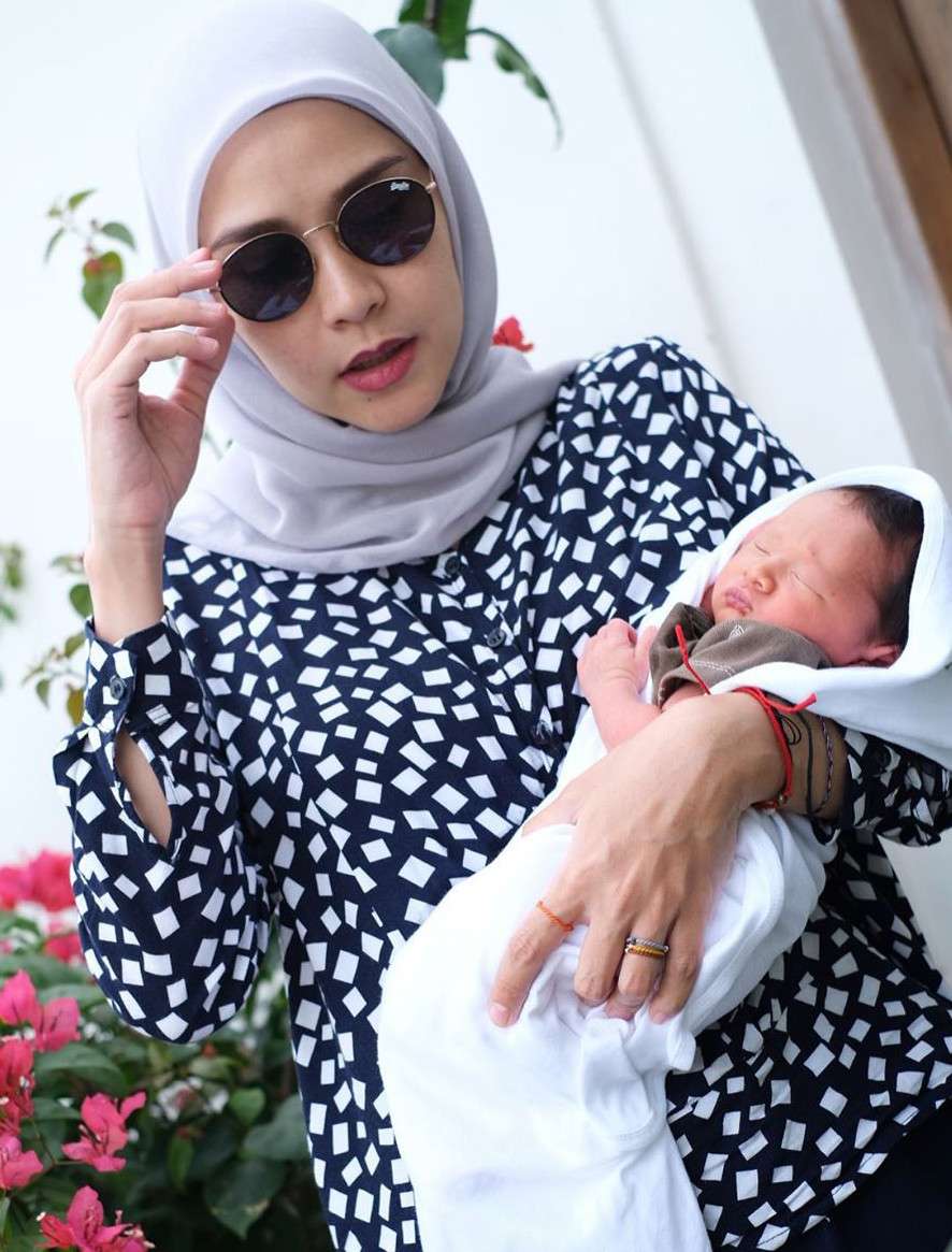 Usia Baru 15 Hari, Ini Momen Anak Kelima Zaskia Mecca Disunat