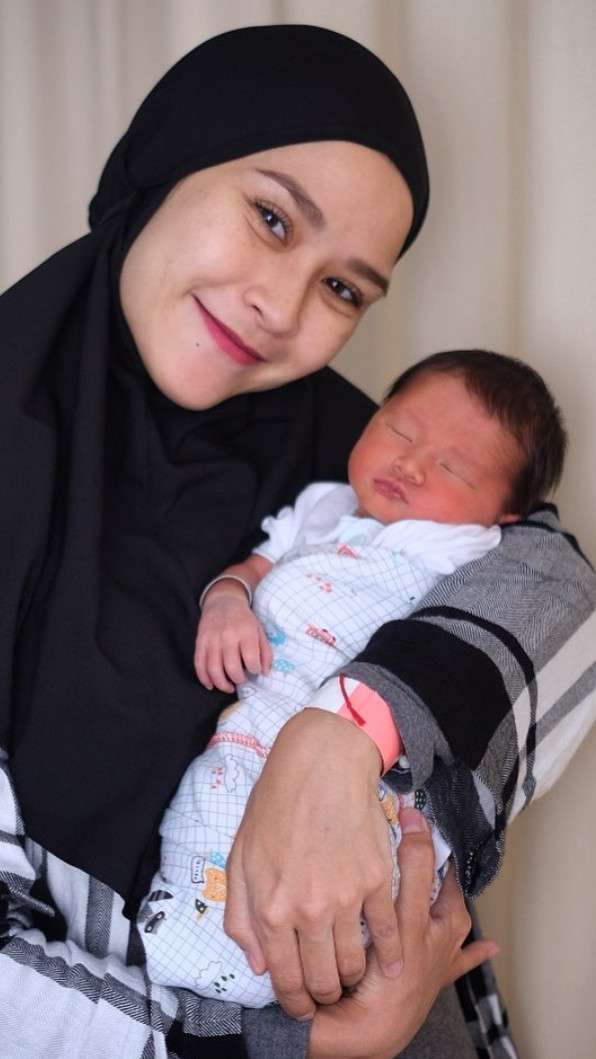 Usia Baru 15 Hari, Ini Momen Anak Kelima Zaskia Mecca Disunat