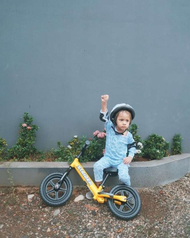 Lagi Tren, Harga Sepeda 6 Anak Seleb Ini Bikin Melongo!