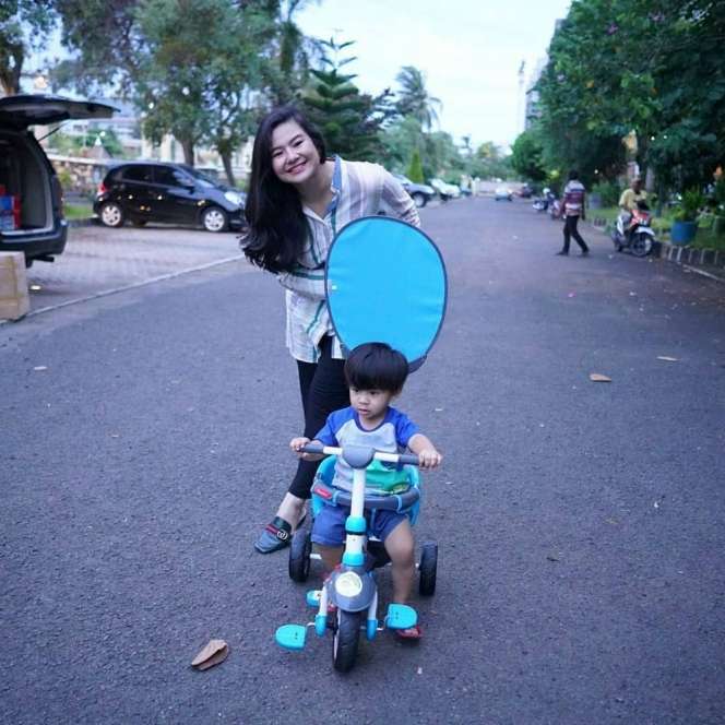 Lagi Tren, Harga Sepeda 6 Anak Seleb Ini Bikin Melongo!