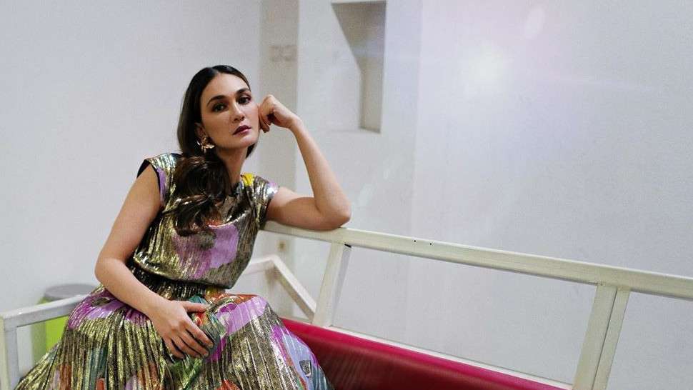5 Seleb yang Punya Kebiasaan Unik, Adakah Idola Kamu?