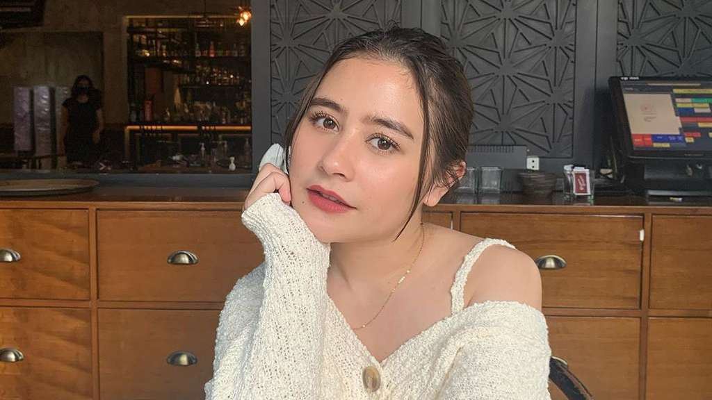 5 Seleb yang Punya Kebiasaan Unik, Adakah Idola Kamu?