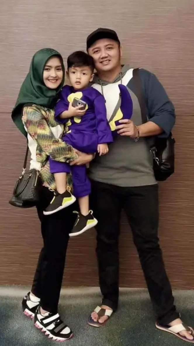 Beruntung Banget, 5 Seleb Cantik Ini Jatuh Kepelukan Dokter