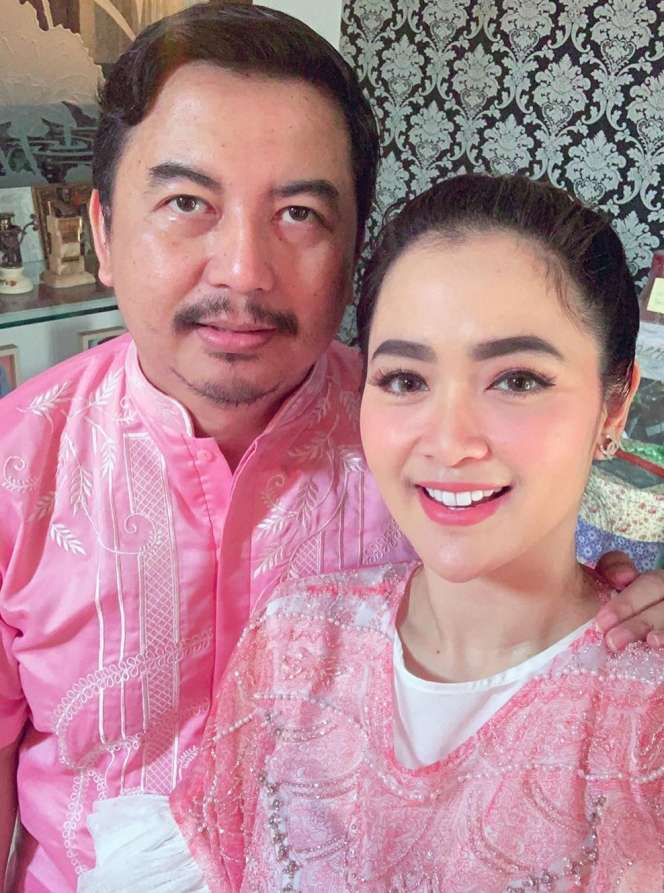 Beruntung Banget, 5 Seleb Cantik Ini Jatuh Kepelukan Dokter