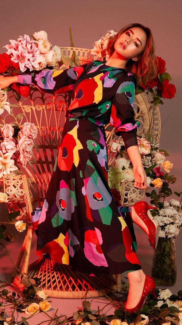 5 Pesona Amanda Manopo Tampil Feminim dengan Rambut Pendek