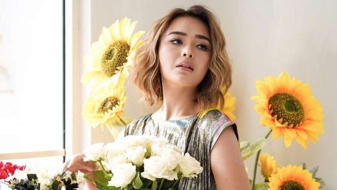 5 Pesona Amanda Manopo Tampil Feminim dengan Rambut Pendek