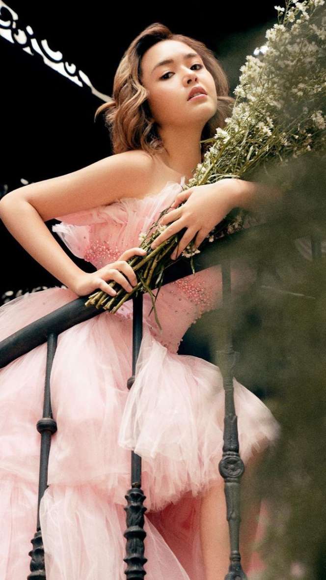 5 Pesona Amanda Manopo Tampil Feminim dengan Rambut Pendek