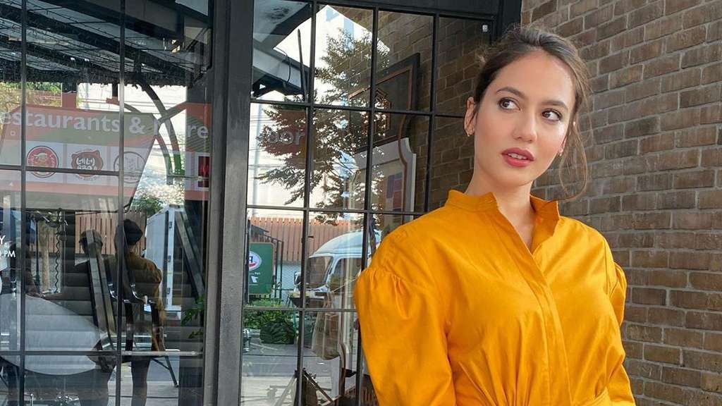 Contek 5 Gaya Menawan ala Pevita Pearce, Memukau Banget!