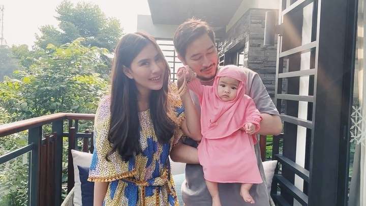 Gemas Abis! Begini Momen Syahnaz Ajak Anak Kembar Jalan-jalan