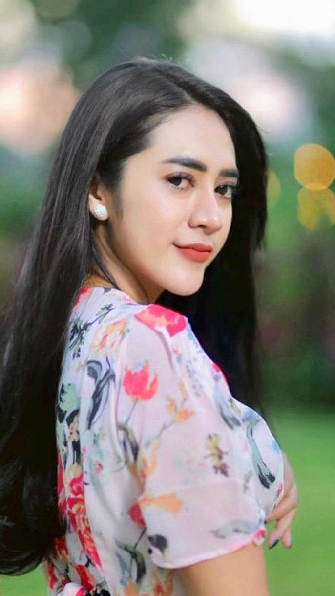 Mengenal Sosok Vernita Syabilla yang Ramai Disorot
