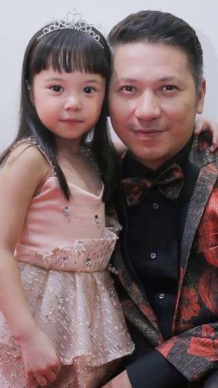 Single Father, 5 Seleb Cowok Ini Tetap Bahagia Bersama Anak