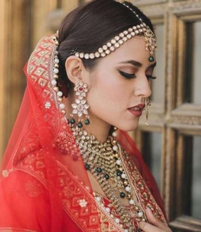 Gaya Seleb Cantik Indonesia Tampil Ala Bollywood, Cantik!