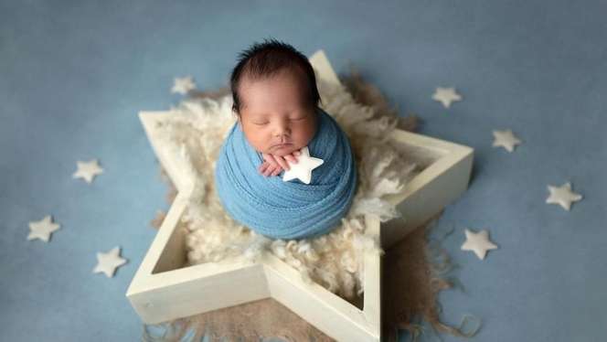 Potret Menggemaskan Baby Shaquille, Anak Roger & Cut Meyriska