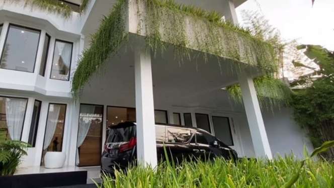 Dipinjami Rieta Amalia, Potret Mewah Kantor Baru Raffi Ahmad