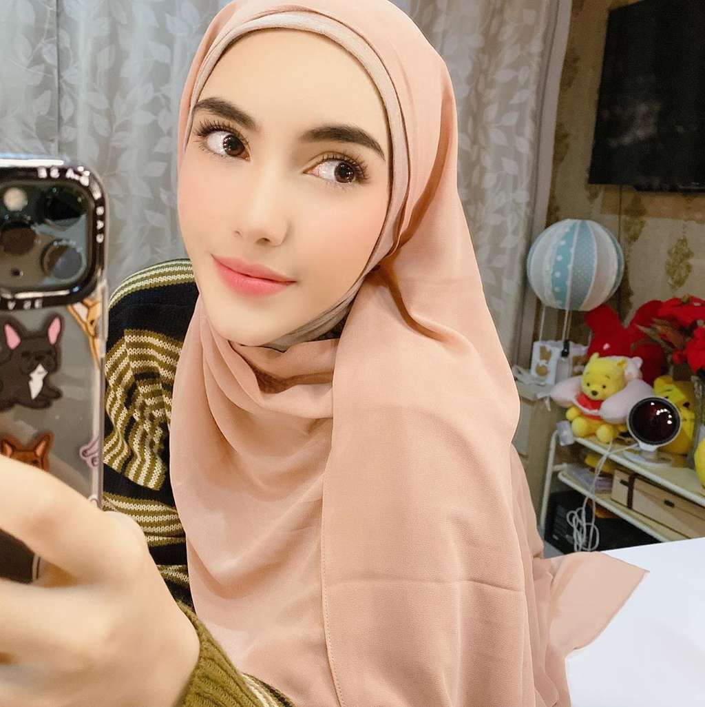 Potret Mantan Kekasih Rizky Billar, Cantiknya Masya Allah!