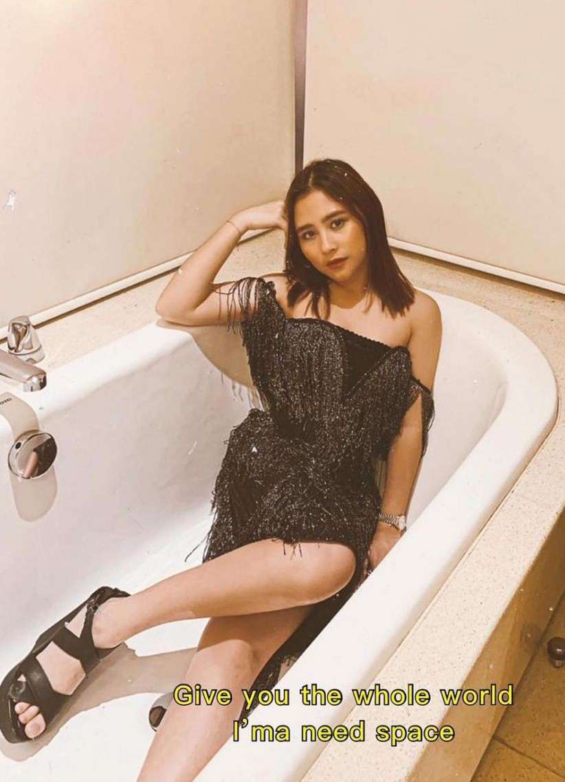 Mengintip Deretan Pose Manja 5 Seleb Cantik dalam Bathtub