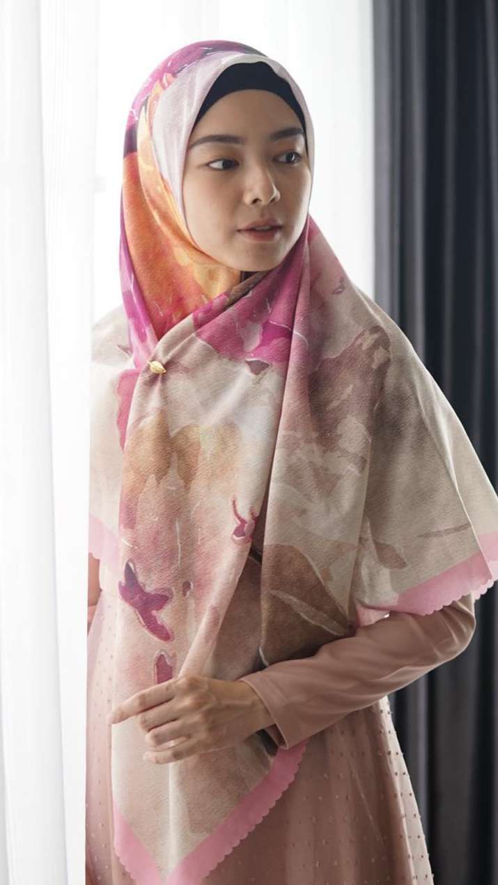 5 Potret Harmonis Keluarga Lindswell Kwok, Inspirasi Banget!