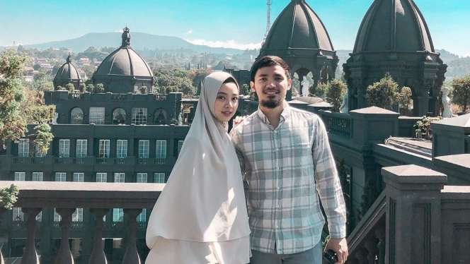 5 Potret Harmonis Keluarga Lindswell Kwok, Inspirasi Banget!