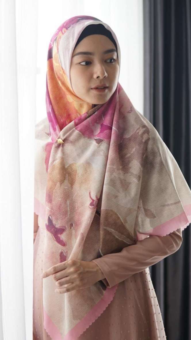 5 Potret Harmonis Keluarga Lindswell Kwok, Inspirasi Banget!