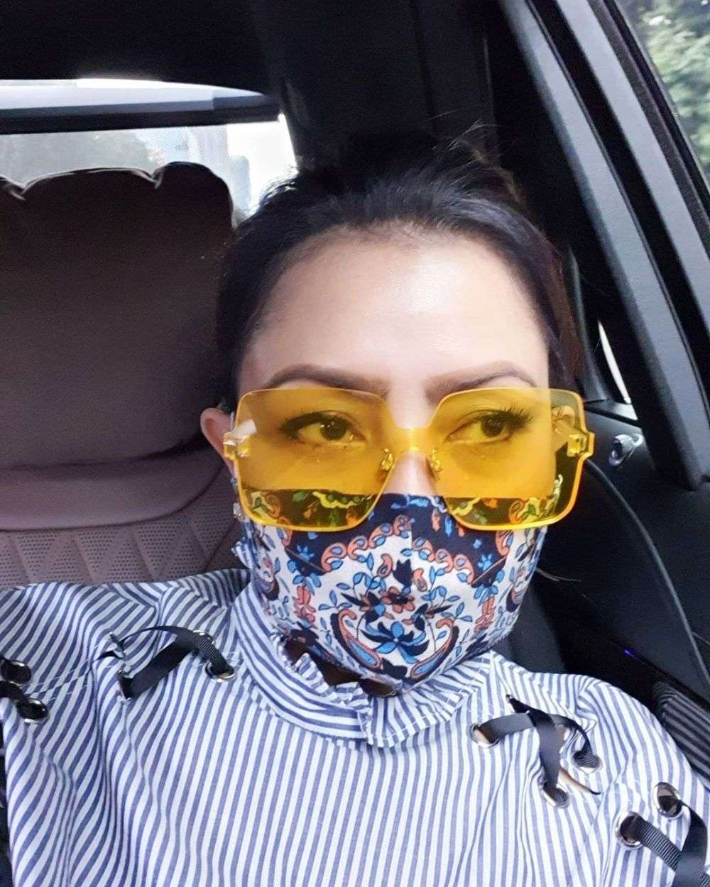 Gaya Mayangsari Pakai Masker & Kacamata Mewah, Kece Maksimal!